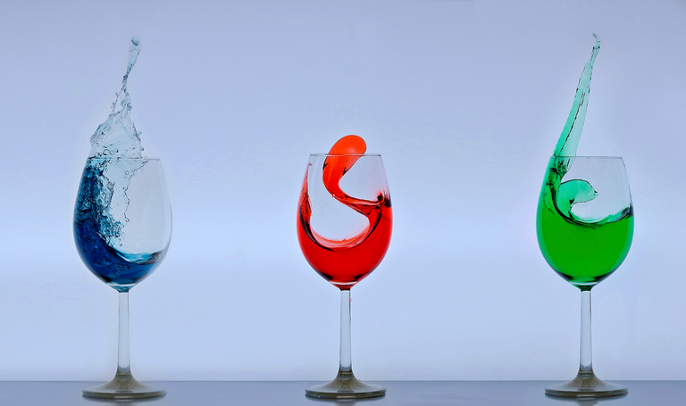 wine-glasses-2300713_polarr.png