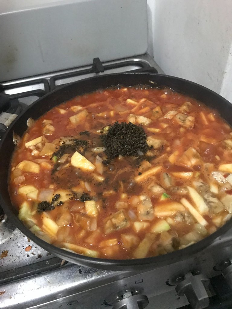 Vegetales salteados en salsa de tomate con acurewa.jpg