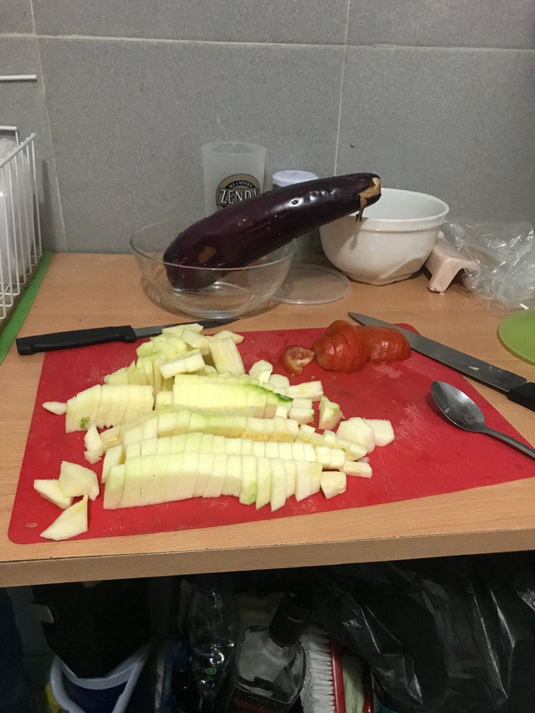 Calabacin y tomate en juliana.jpg