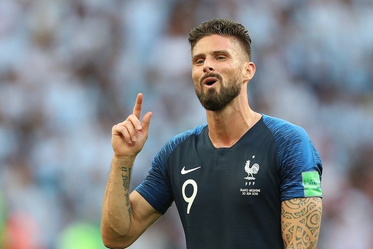 Olivier_Giroud_-_full_-_2018_FIFA_World_Cup.jpeg