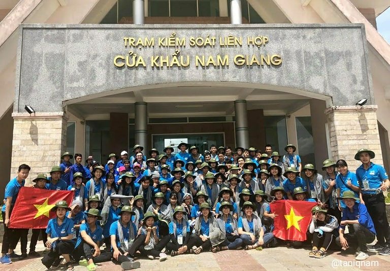 Chuyến tình nguyện Mùa hè xanh gần cửa Nam Giang - Quang Nam