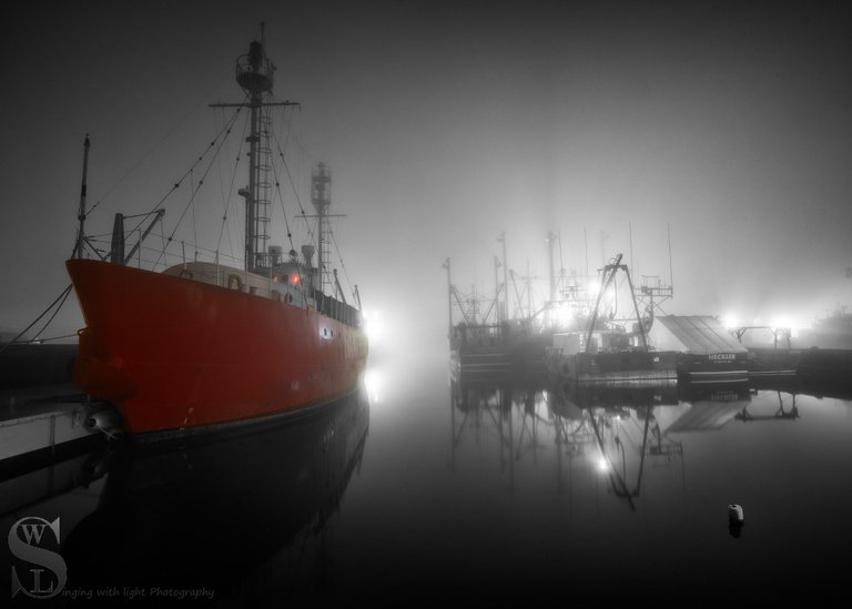 moody at the port-3.jpg