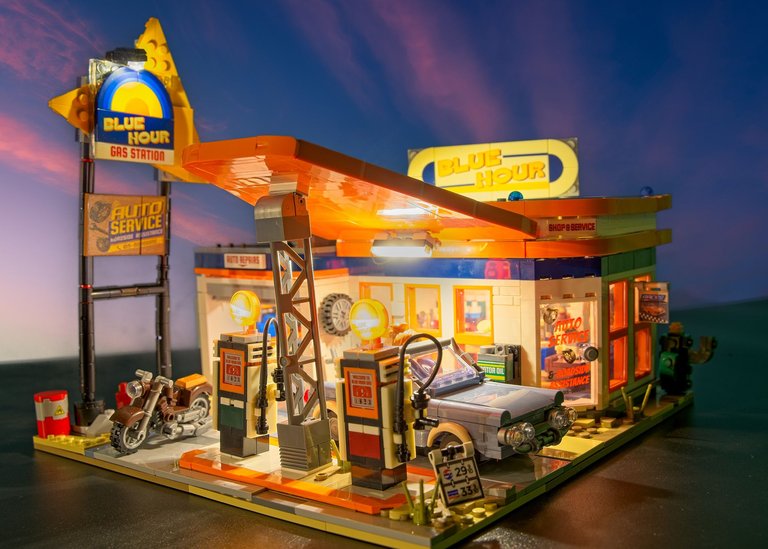 lumibricks Gas Station 1608PCS-2.jpg