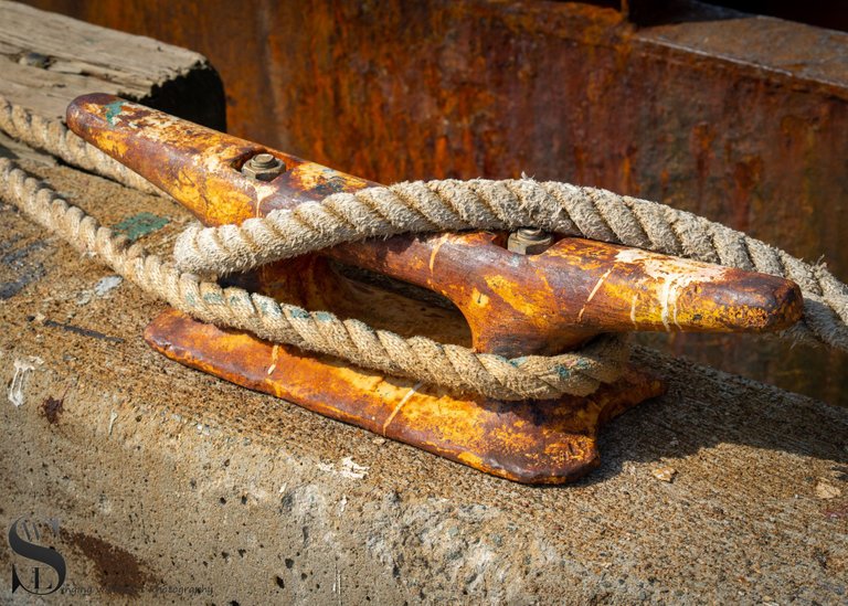 rusty detail at the port-5.jpg