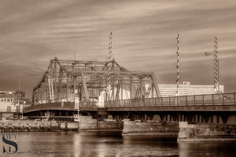 Mono Swing bridge-2.jpg