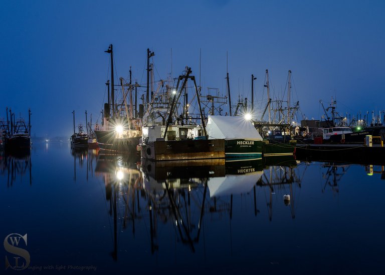 early morning at the port-6.jpg