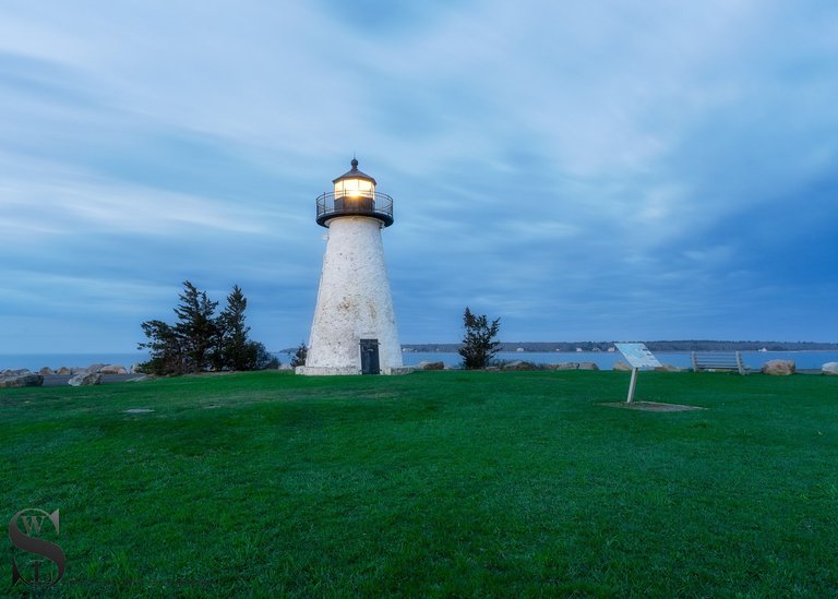 neds point light.jpg