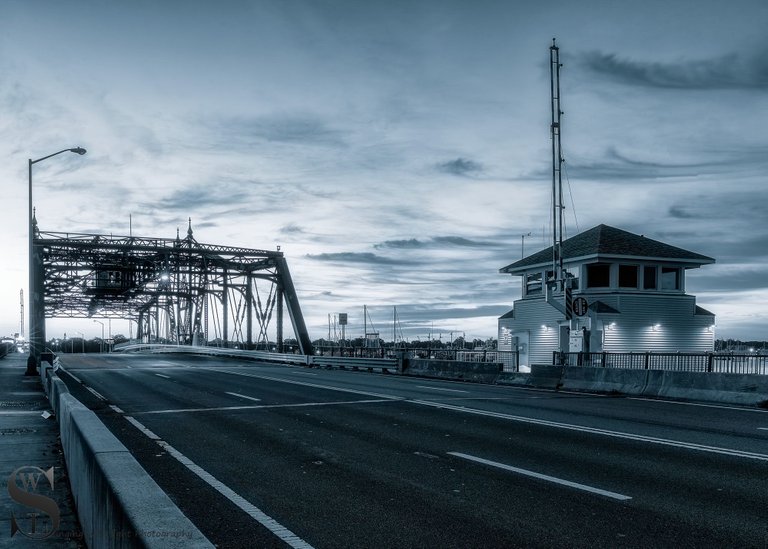 Mono Swing bridge.jpg