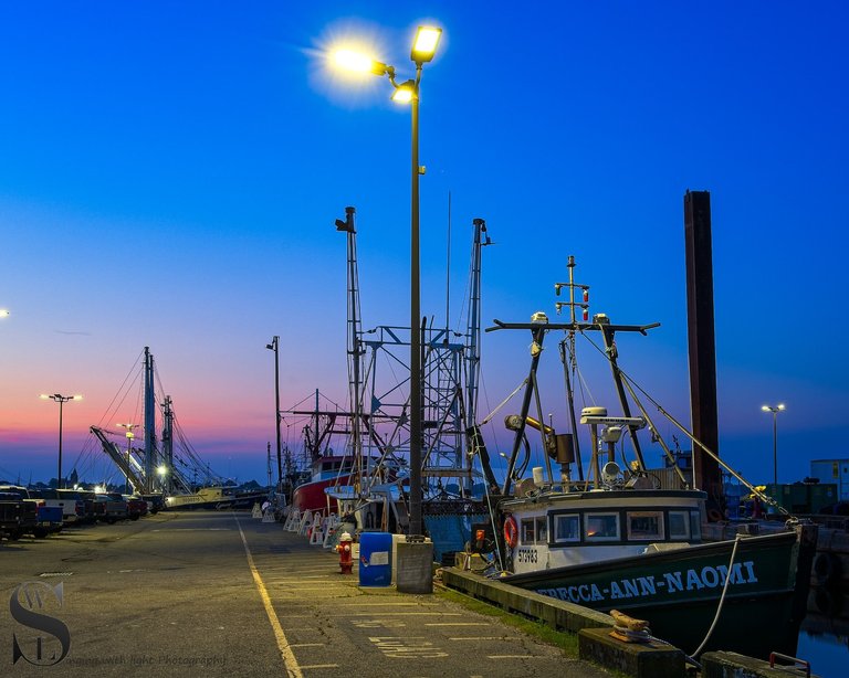 early morning at the port-4.jpg
