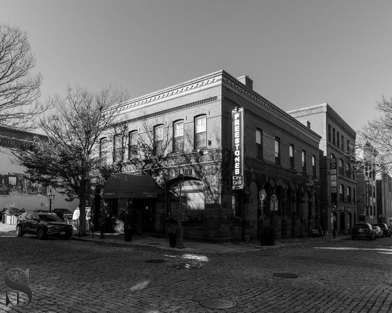 Mono downtown-4.jpg