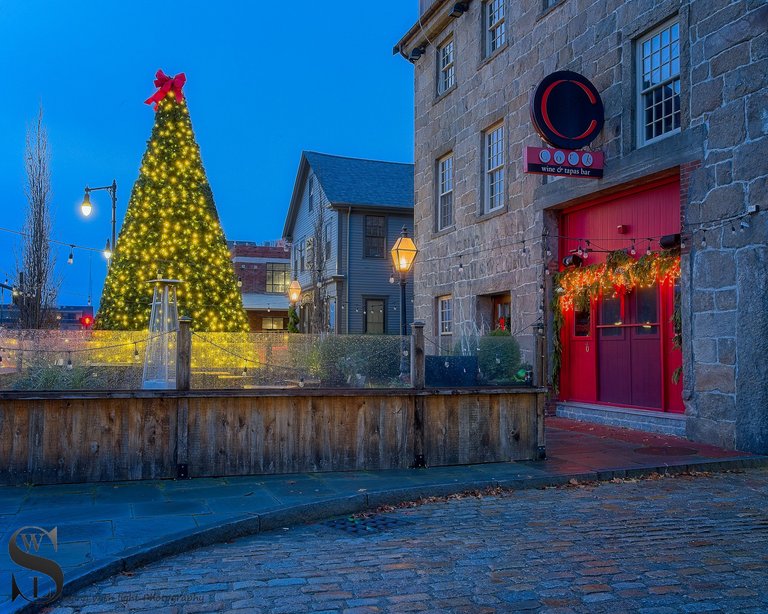 more festive decorations-4.jpg