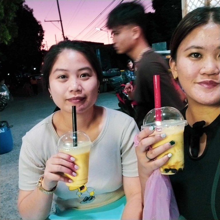 kami camille may hawak shake.jpg