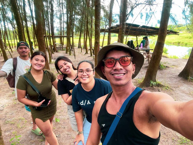group pic 1.jpg