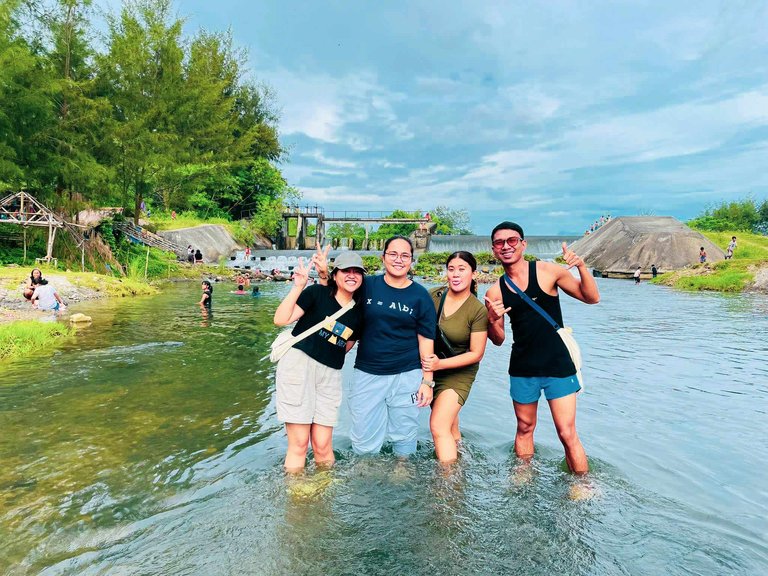 group pic ilog.jpg