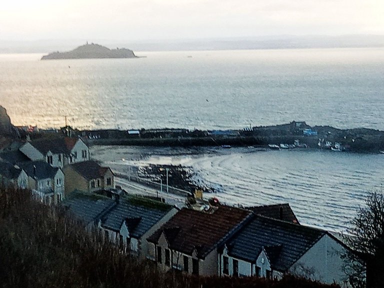 near kinghorn from bus.jpg