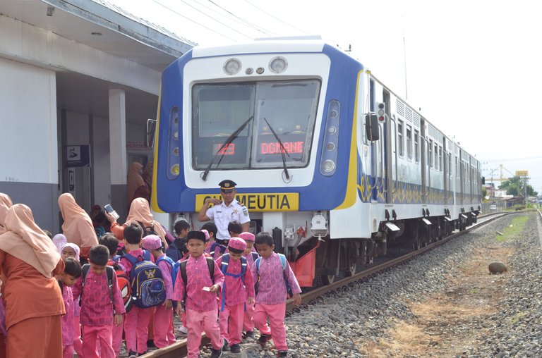 Electric Train In Aceh-22, 2023 by Jamaluddin-Lodinla.JPG