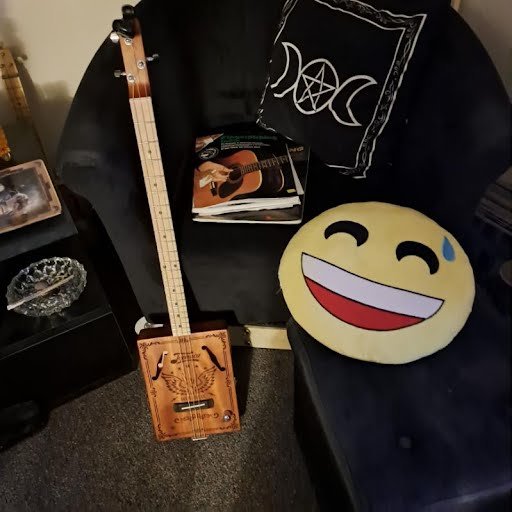 New Cigar Box Guitar kit from Amazon by Topnaca