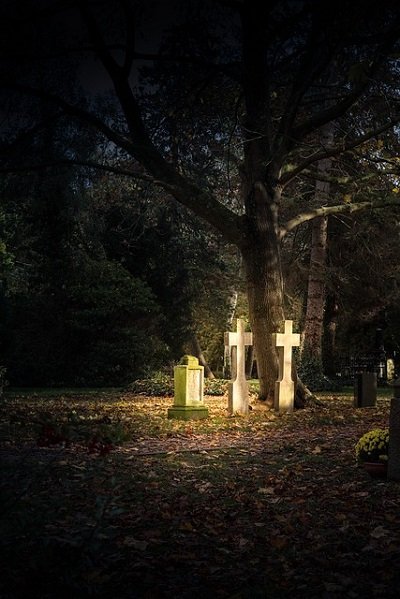 cemetery-4691578_640.jpg