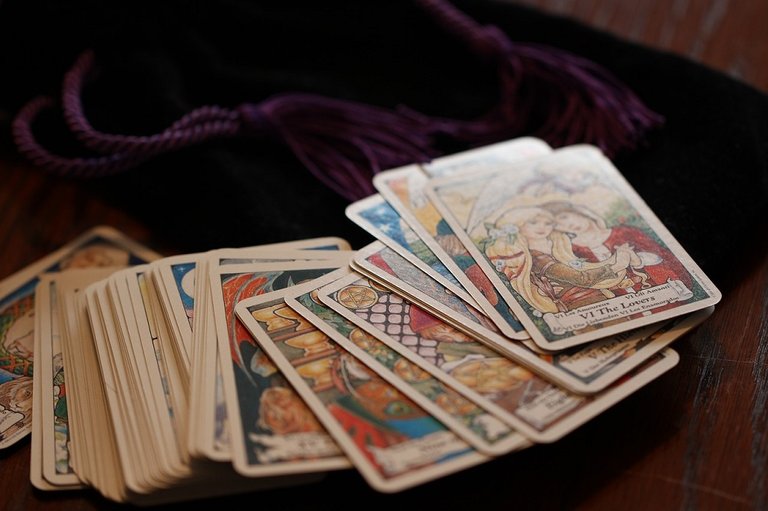 tarot-g914213f78_1280.jpg