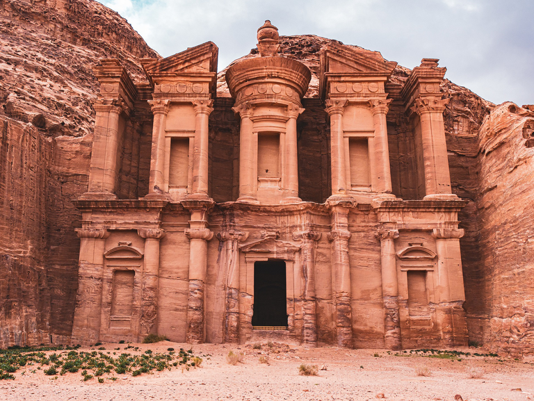 petra4982346_1920.png