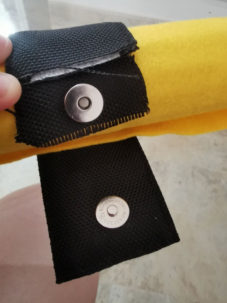 DIY roll-up pencil case from felt (5).jpg