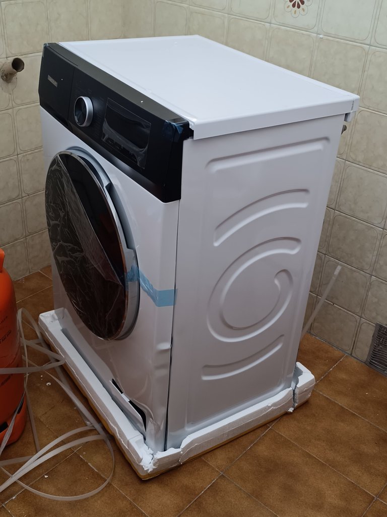 broken laundry machine (2).jpg