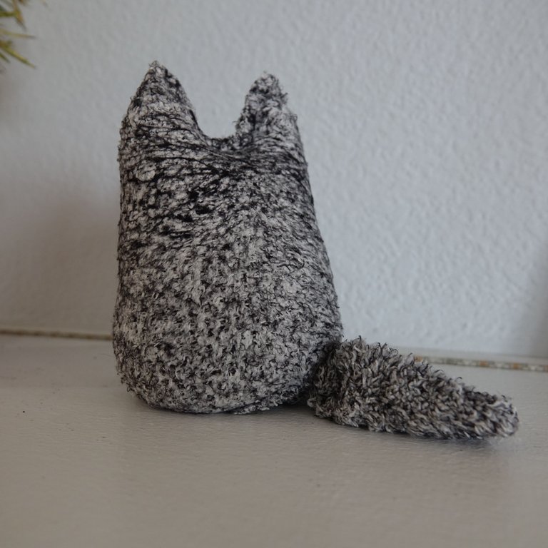 DIY Cat from old sock (7).JPG