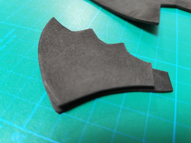 diy halloween bat hair clips (5).jpg