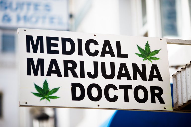 medical-marijuana-doctor.jpg
