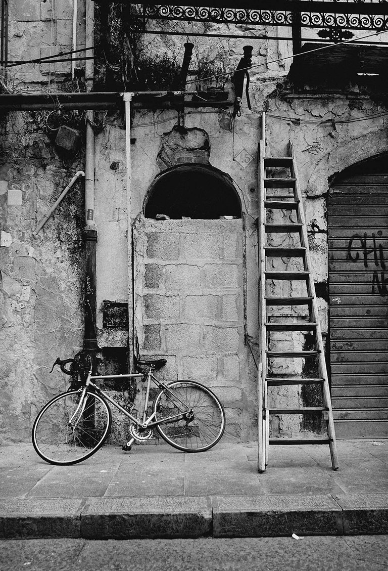 ladder, bike1.jpg