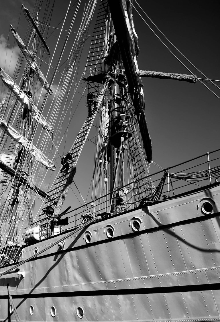 Mast3.jpg