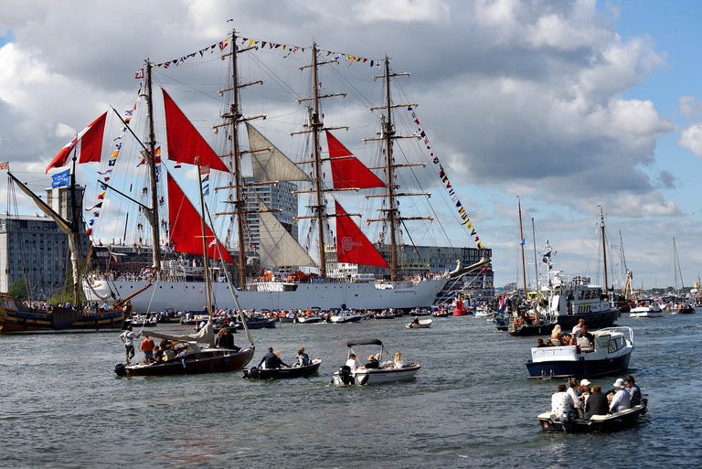 Sail Out1.jpg