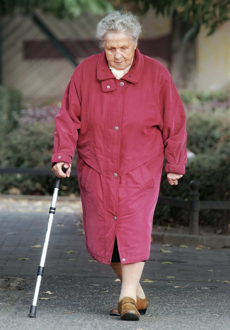 woman-8302684_1280.jpg