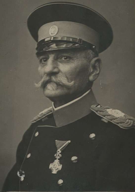 King_Petar_Karađorđević_(cropped).jpg