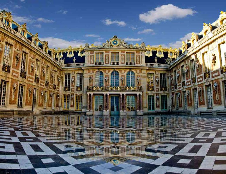 Palace-of-Versailles-Photo.jpg