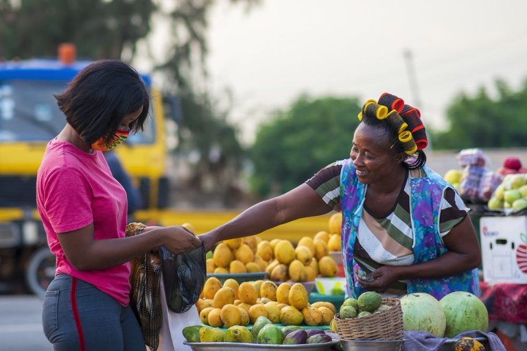 women-shopping-fruit-market.jpg