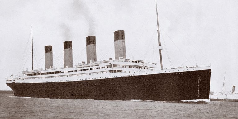 titanic-gettyimages-113629179.jpg