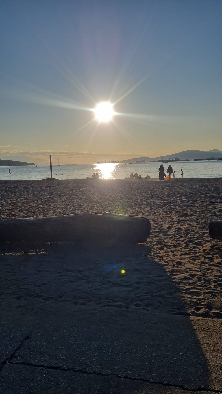 Vancouver - Sunset at Kitsliano beach