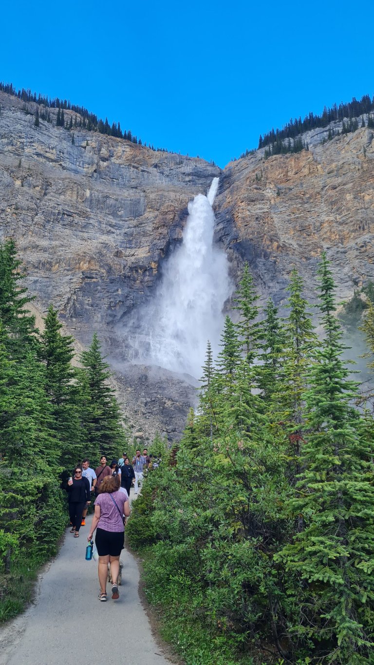 Takakkaw Falls 2