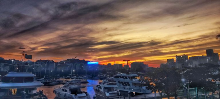 Sunset at Marina da Gloria - Closing the day with golden hour