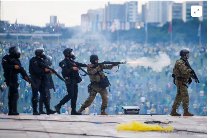 BrazilCopsFireOnProtestors.png