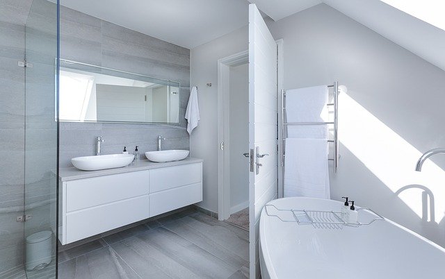 modern-minimalist-bathroom-gf7e05728b_640.jpg