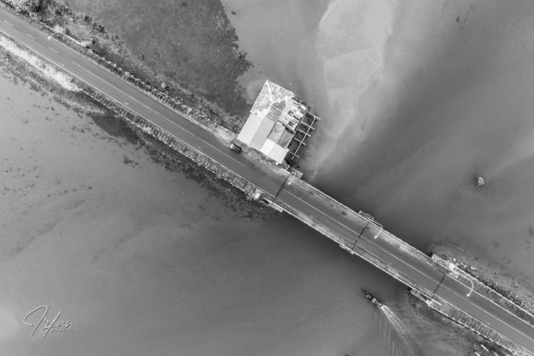6 DJI_0082-HDR BW.jpg