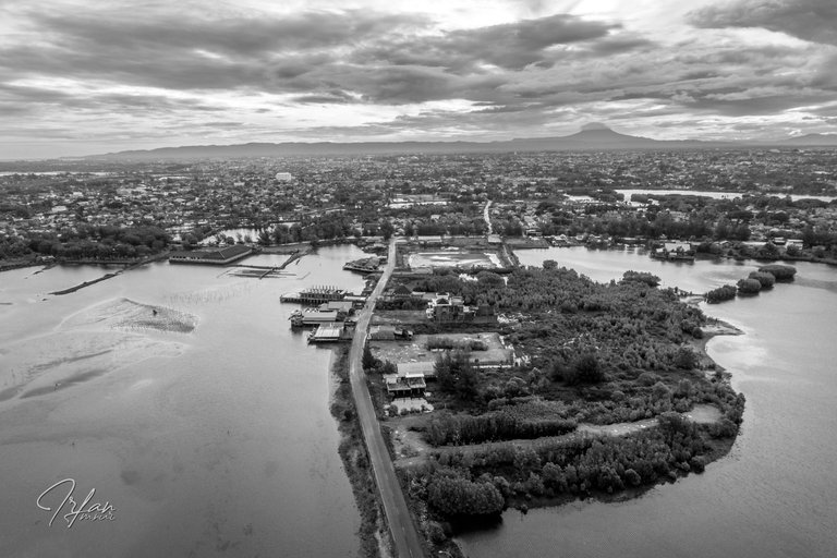 DJI_0102-HDR BW.jpg
