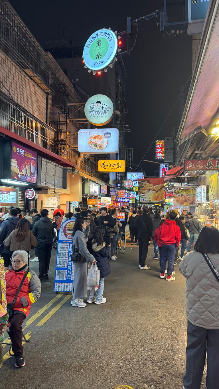 Walking into Feng Chia Night Market