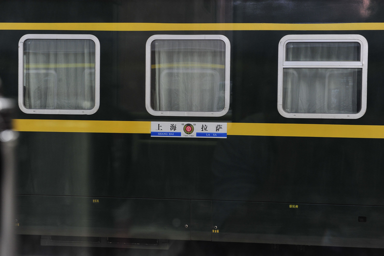 Train External which shows that it is possible to travel from Shanghai into Tibet via train