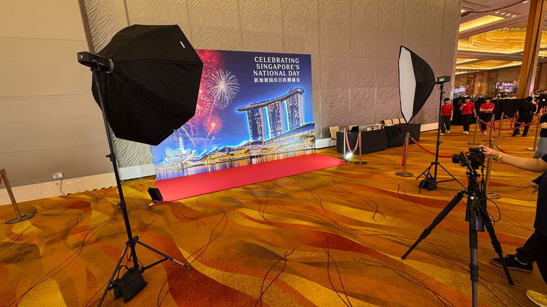 Full Setup with 2 Light Strobes