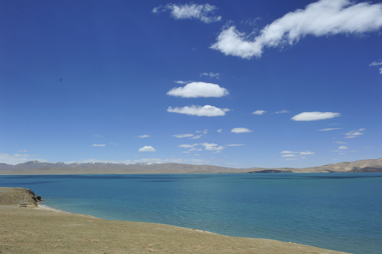 Lake View along the railway