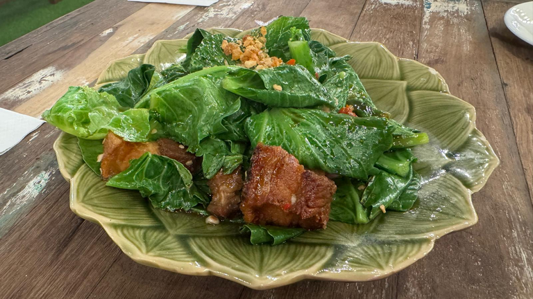 Stir Fry Kai Lan with Crispy Pork