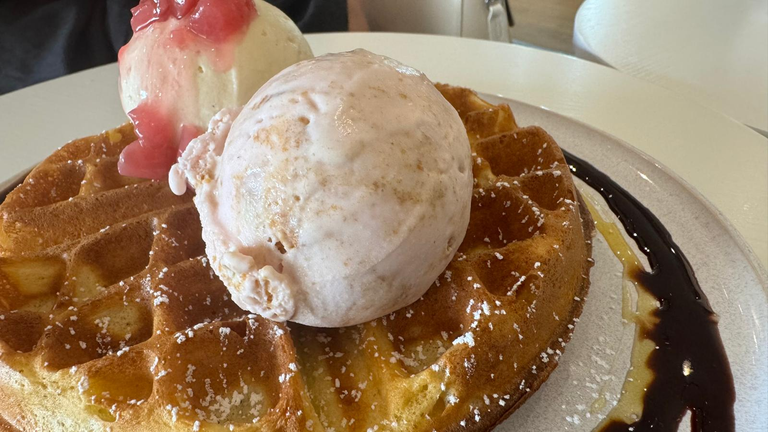 Close Up on Ice Cream 2 - Strawberry Shortcake